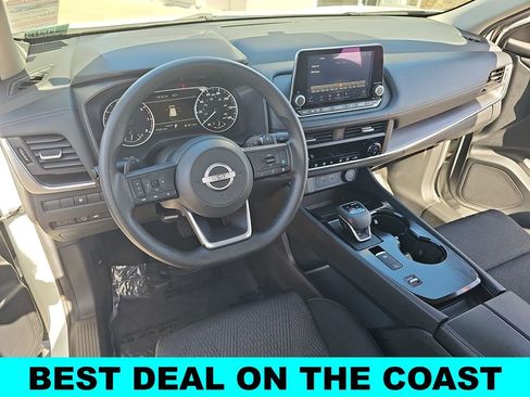 Used 2024 Nissan Rogue SV FWD image 16