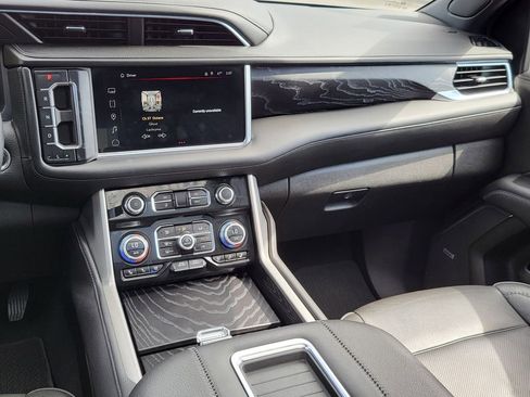 Used 2023 GMC Yukon XL Denali image 37