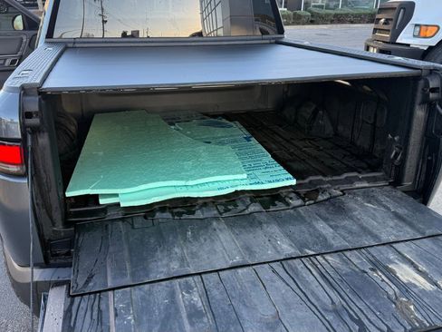 Used 2022 Rivian R1T Adventure image 16