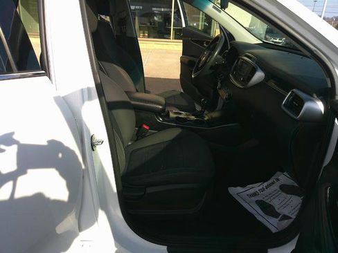 Used 2017 Kia Sorento LX image 6