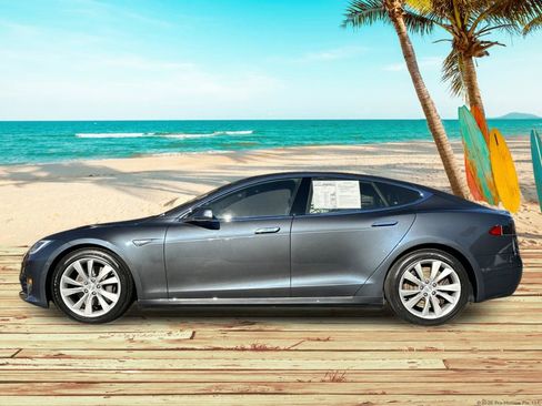 Used 2016 Tesla Model S 90D image 2