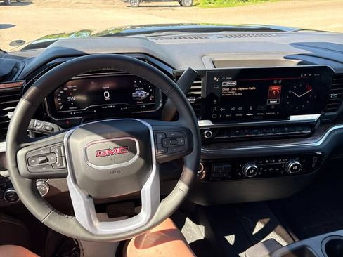 Used 2023 GMC Sierra 1500 SLE AWD/4WD image 10