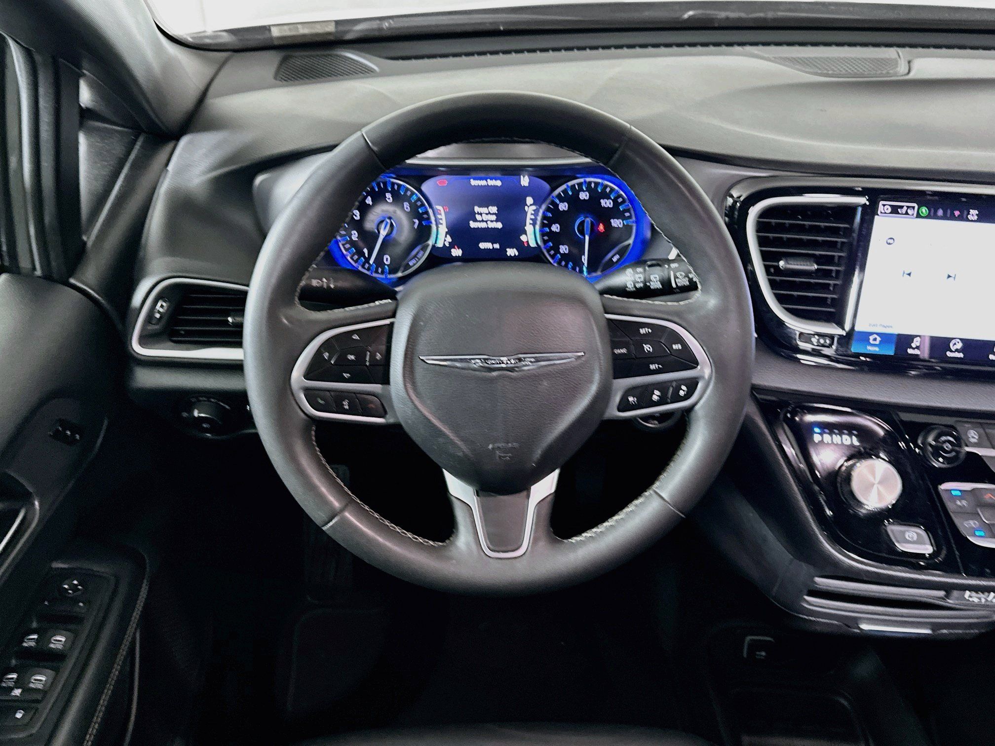 Used 2025 Chrysler Pacifica Select FWD image 18