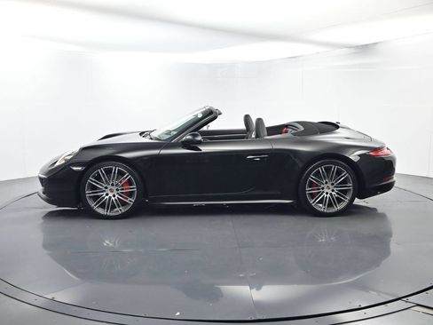 Certified 2019 Porsche 911 Carrera 4S AWD/4WD image 2