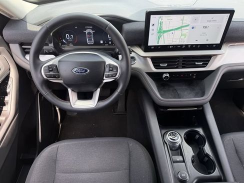 Used 2025 Ford Explorer Active RWD image 11