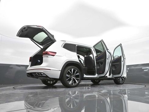 Used 2025 Volkswagen Atlas SEL Premium R-Line image 49