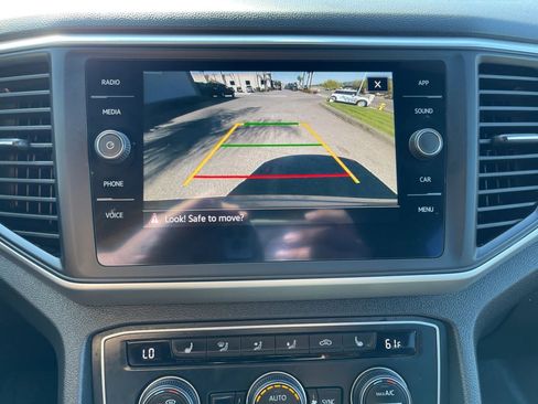 Used 2021 Volkswagen Atlas Cross Sport SE image 10