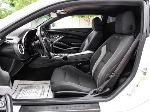 Used 2020 Chevrolet Camaro LT RWD image 4