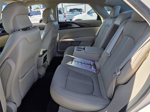Used 2017 Lincoln MKZ Reserve image 15