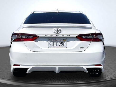 Used 2021 Toyota Camry SE FWD image 4
