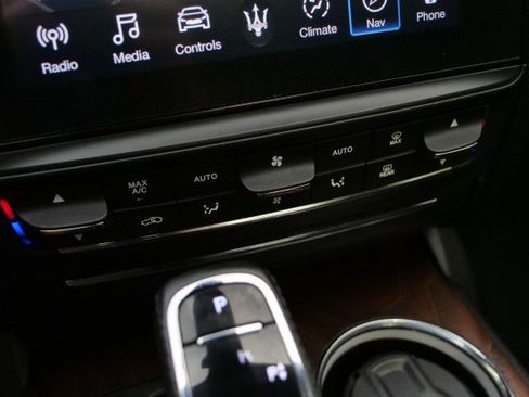 Used 2019 Maserati Quattroporte S image 13