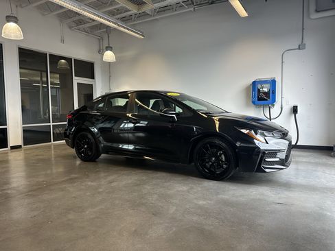 Used 2022 Toyota Corolla SE image 1