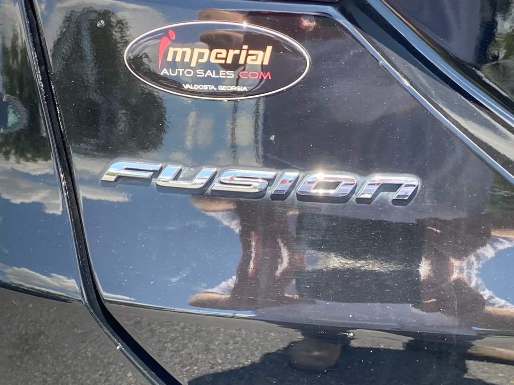Used 2016 Ford Fusion SE w/ Equipment Group 202A FWD image 9
