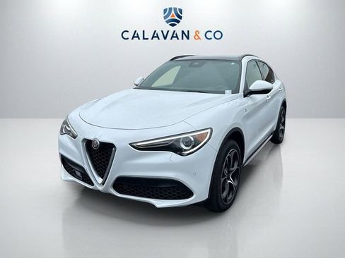 Used 2023 Alfa Romeo Stelvio Ti image 3