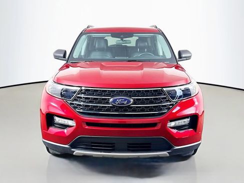 Used 2024 Ford Explorer XLT w/ Equipment Group 202A AWD/4WD image 4