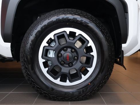 Used 2026 Toyota 4Runner TRD Off-Road Premium AWD/4WD image 14