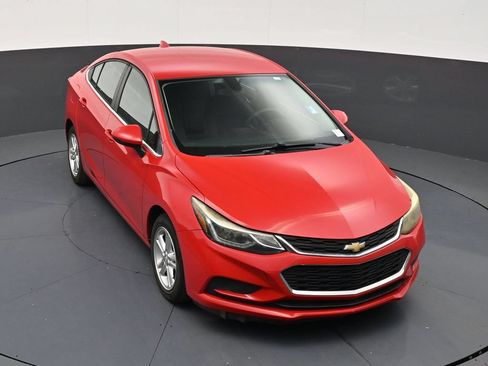 Used 2017 Chevrolet Cruze LT w/ Convenience Package FWD image 19