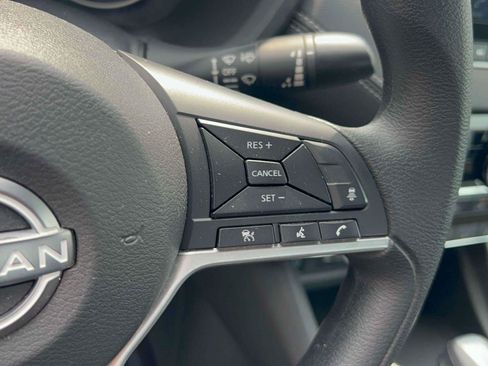 Used 2025 Nissan Sentra SV FWD image 18