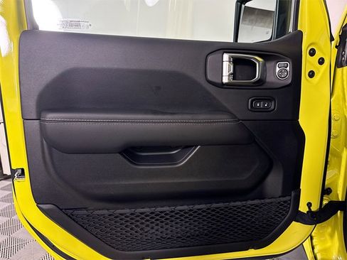 Used 2023 Jeep Wrangler Unlimited Sahara w/ Cold Weather Group image 12