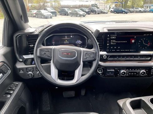 Used 2025 GMC Sierra 1500 SLT AWD/4WD image 17