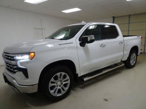 Used 2023 Chevrolet Silverado 1500 LTZ AWD/4WD image 3