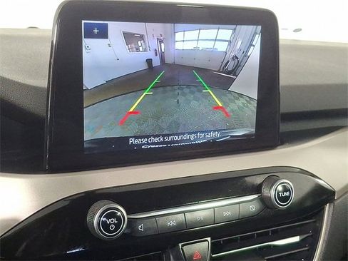 Used 2021 Ford Escape SE image 4