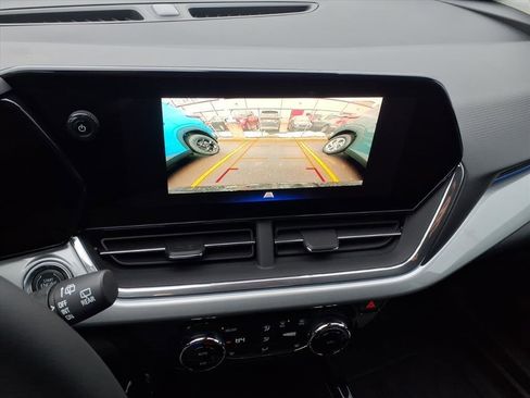 New 2026 Chevrolet Trax LT w/ Driver Confidence Package image 9