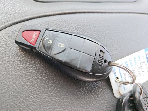 Used 2014 RAM 1500 Express image 27