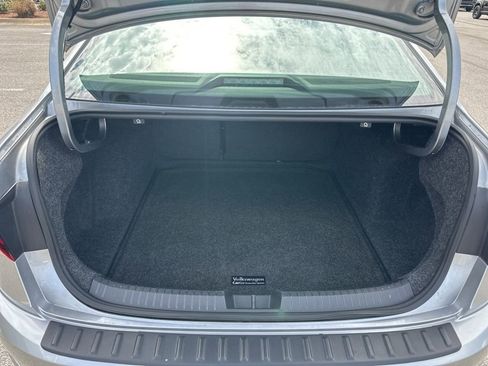 Used 2019 Volkswagen Jetta SEL w/ Cold Weather Package image 8