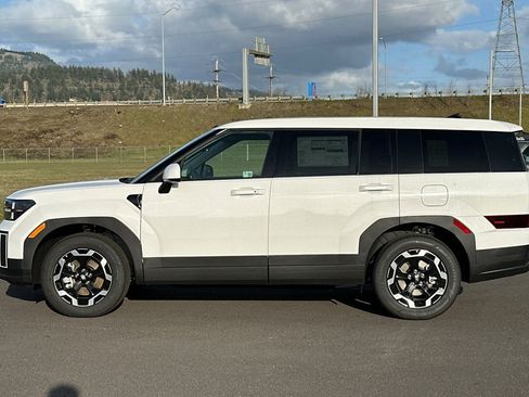 Used 2025 Hyundai Santa Fe SE image 6