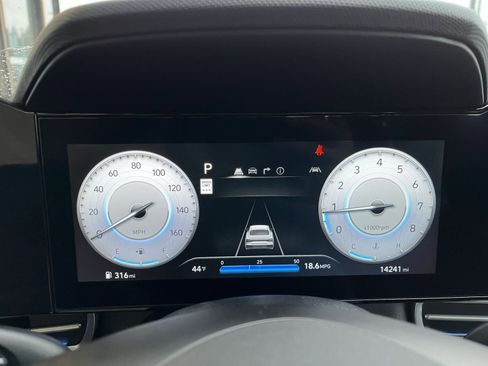 Used 2025 Hyundai Elantra SEL image 41