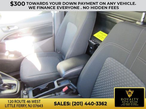 Used 2019 Ford Transit Connect XLT image 19
