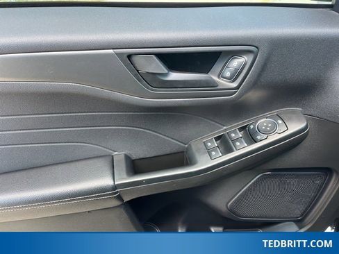 Used 2024 Ford Escape Active image 40