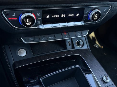 Used 2023 Audi Q5 e Premium Plus w/ Premium Plus Package image 20