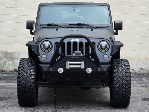 Used 2016 Jeep Wrangler Unlimited Sahara w/ Max Tow Package image 8