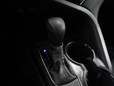 Used 2018 Toyota Camry LE image 21