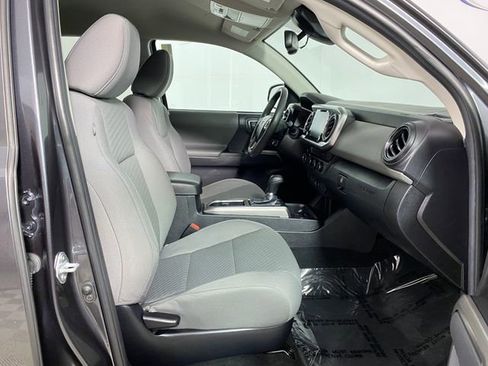 Used 2023 Toyota Tacoma SR5 AWD/4WD image 8