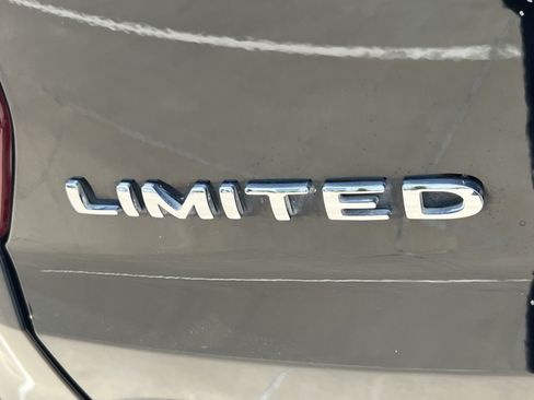 Used 2018 Ford Explorer Limited FWD image 33