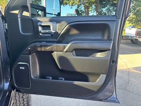 Used 2016 GMC Sierra 2500 Denali w/ Duramax Plus Package AWD/4WD image 40