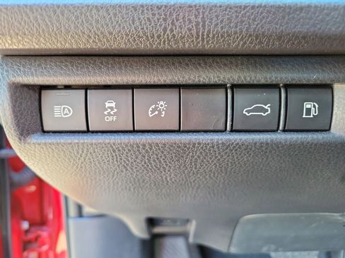 Used 2025 Toyota Camry LE image 19