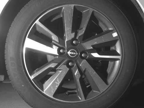 Used 2025 Nissan Versa SV image 13