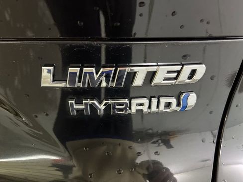 Used 2022 Toyota Venza Limited image 46