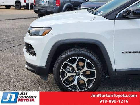 Used 2025 Jeep Compass Limited AWD/4WD image 8