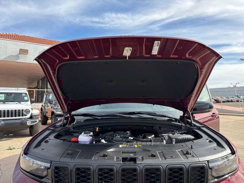 New 2025 Jeep Grand Cherokee Altitude RWD image 46