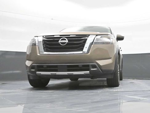 Used 2023 Nissan Pathfinder Platinum w/ Cargo Package AWD/4WD image 36