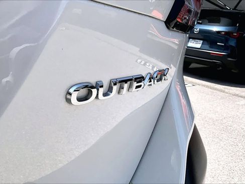 Used 2022 Subaru Outback Limited AWD/4WD image 10