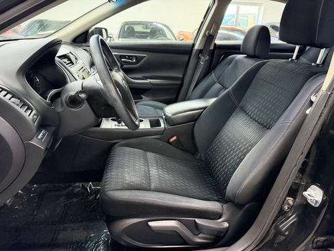 Used 2017 Nissan Altima 2.5 S FWD image 11