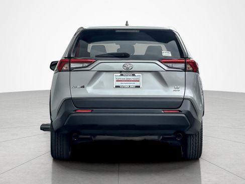 Used 2023 Toyota RAV4 LE AWD/4WD image 4