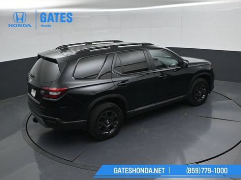 Certified 2025 Honda Pilot TrailSport image 48