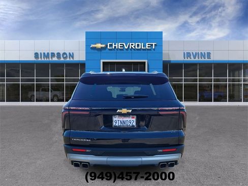 Used 2025 Chevrolet Traverse LT w/ Enhanced Driving Package image 7